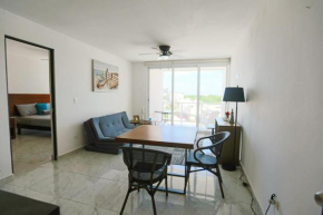 Large One-bedroom Apt Near Isla Mujeres Ferry